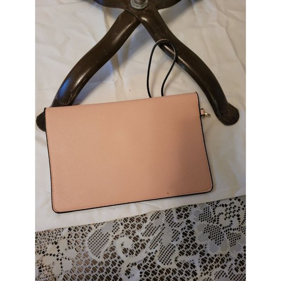 Lovelook Pink Wristlet - Picture 4 of 6